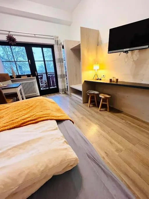 Wundervolle Ferienwohnung Mit Bademantelzugang Zur Therme Bad Griesbach  Apartment